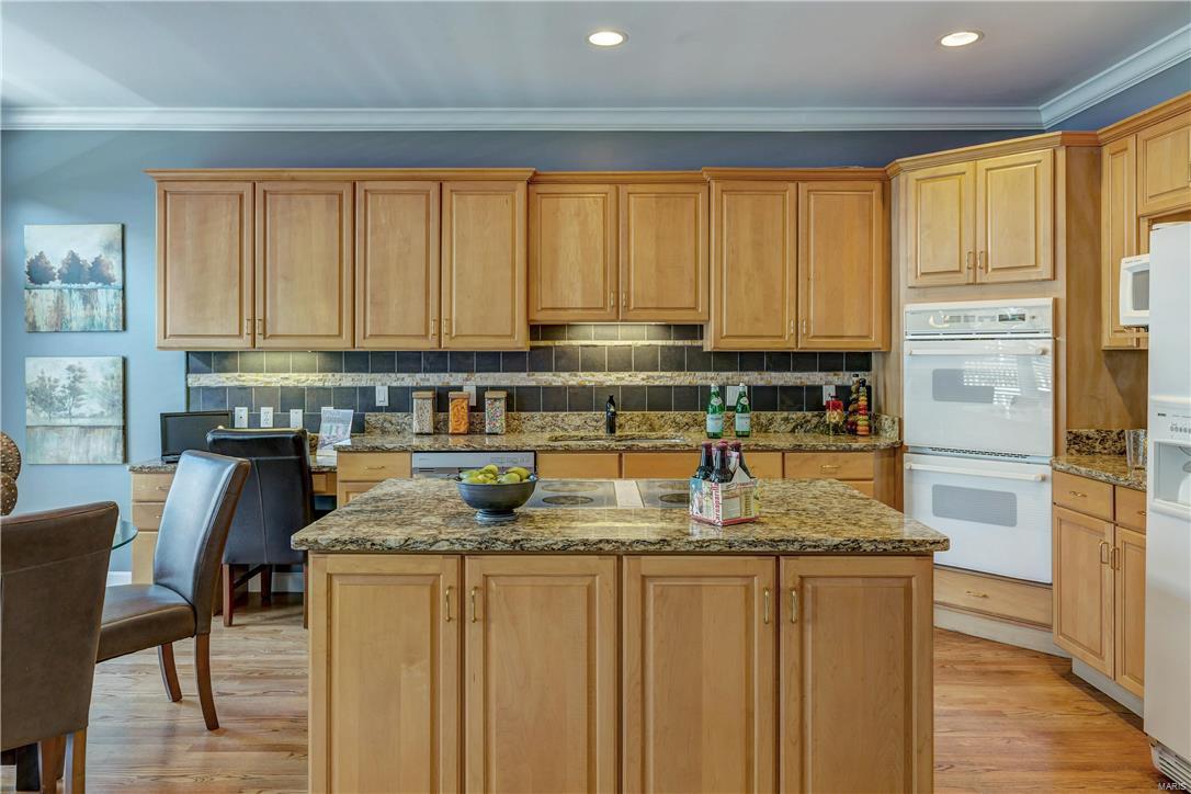 Forest Court Twnhms A Condo - Residential