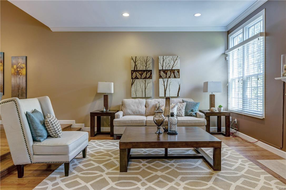 Forest Court Twnhms A Condo - Residential