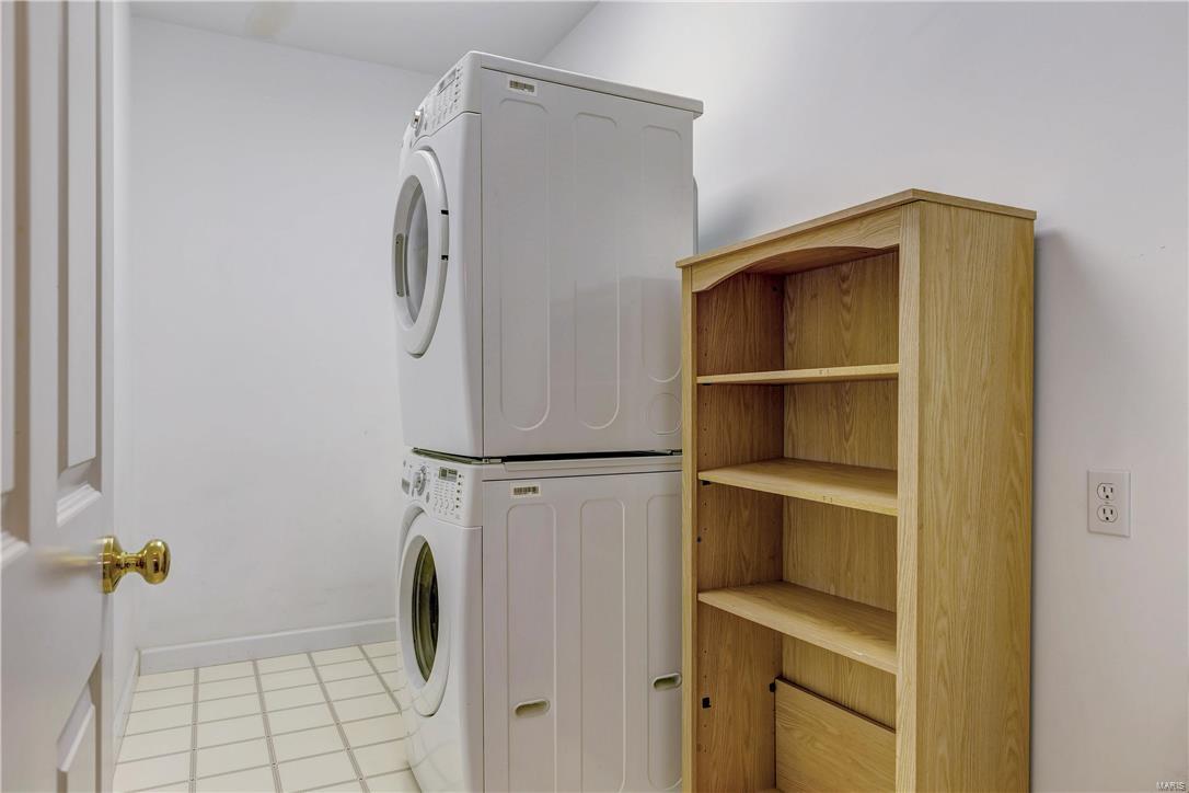 Forest Court Twnhms A Condo - Residential