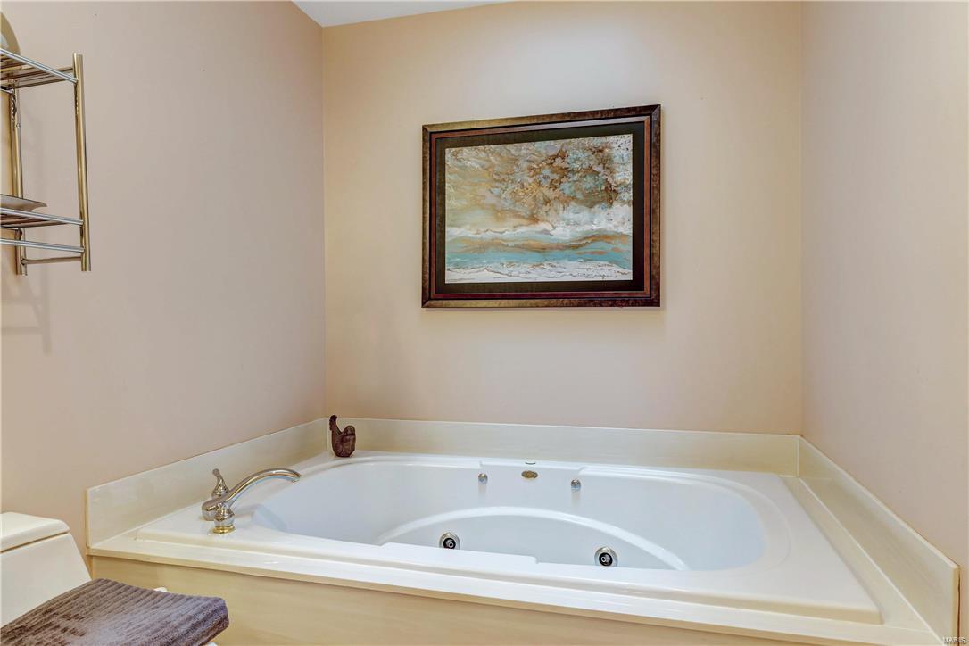 Forest Court Twnhms A Condo - Residential