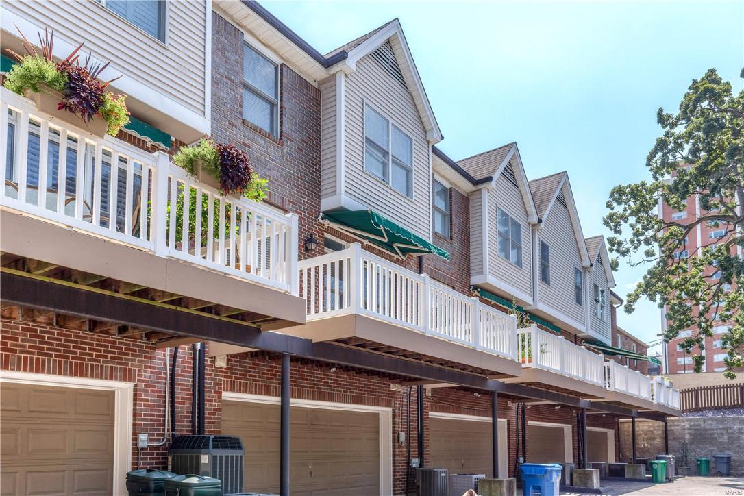 Forest Court Twnhms A Condo - Residential