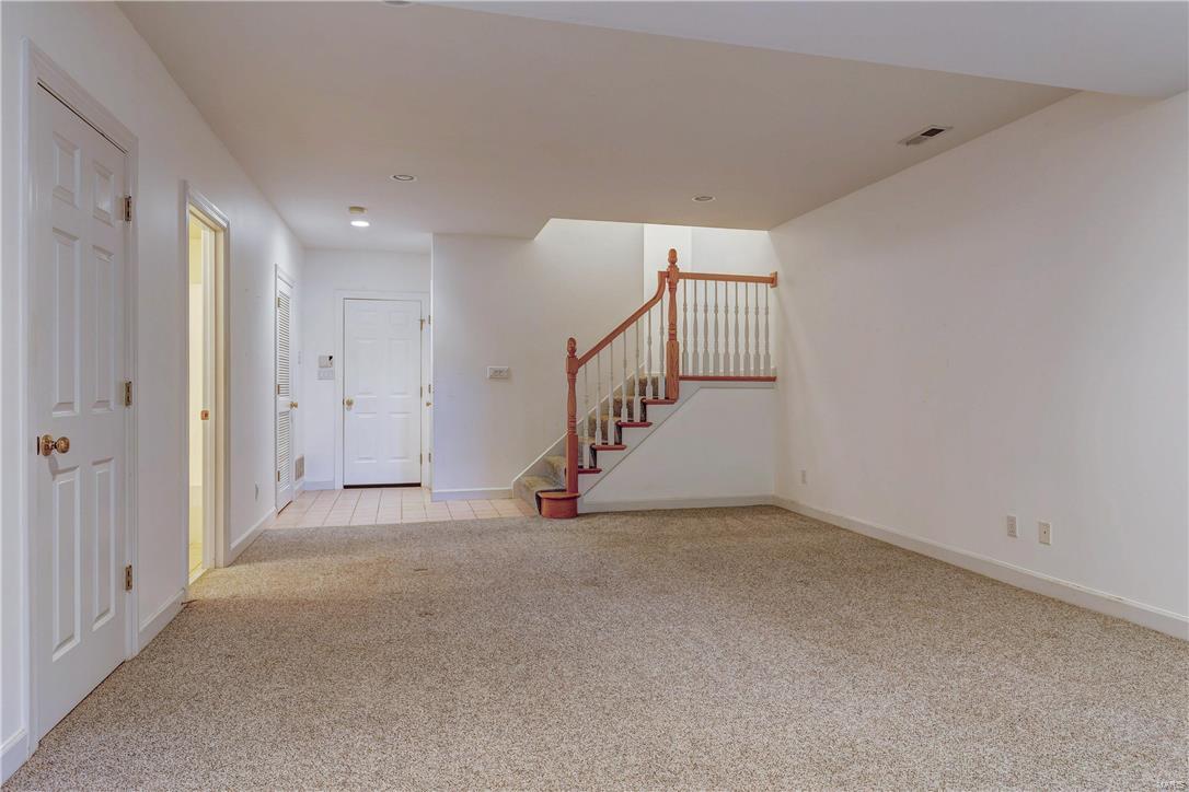 Forest Court Twnhms A Condo - Residential