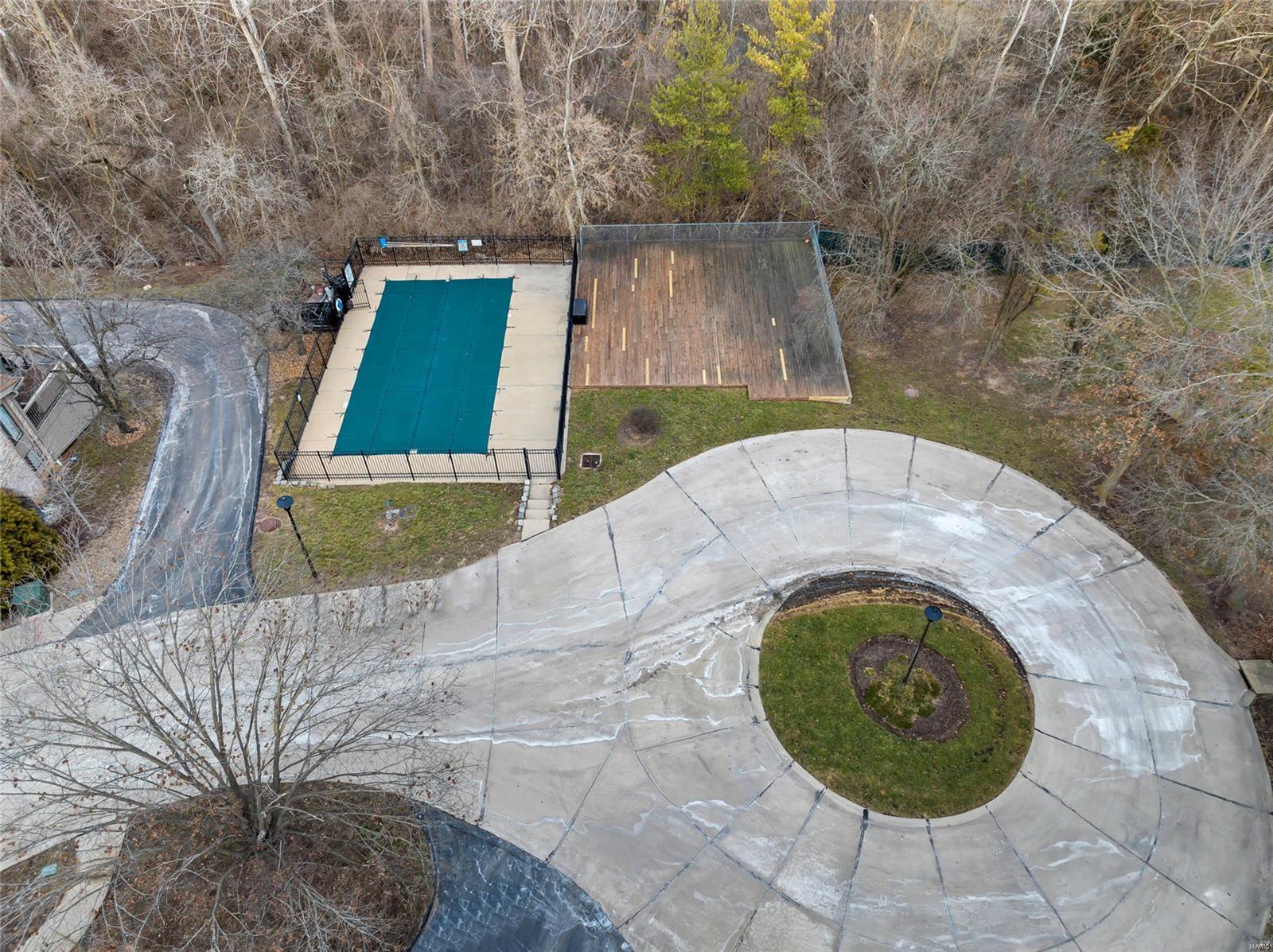 Unincorporated, Missouri 63131, United States, 3 Bedrooms Bedrooms, ,3 BathroomsBathrooms,Residential,Active,83674