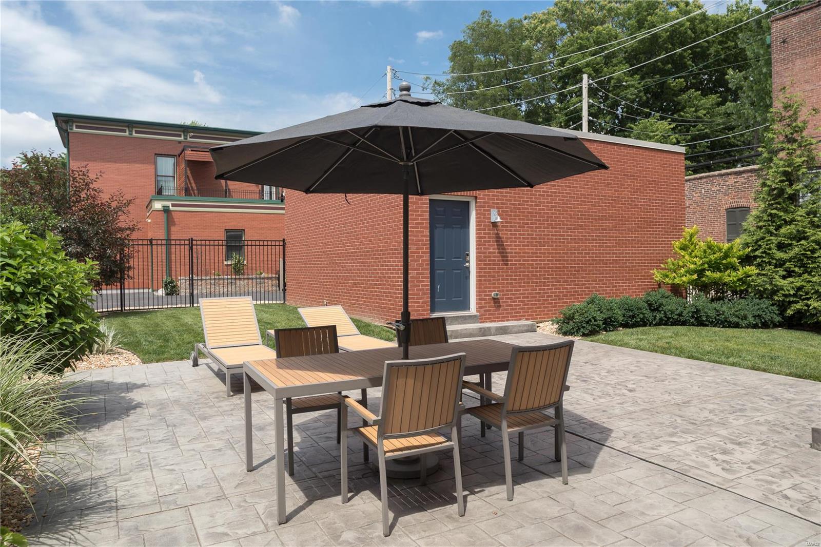 Mississippi Place Townhomes - Residential