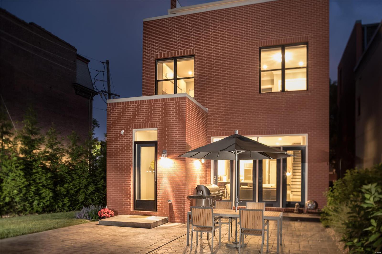 Mississippi Place Townhomes - Residential