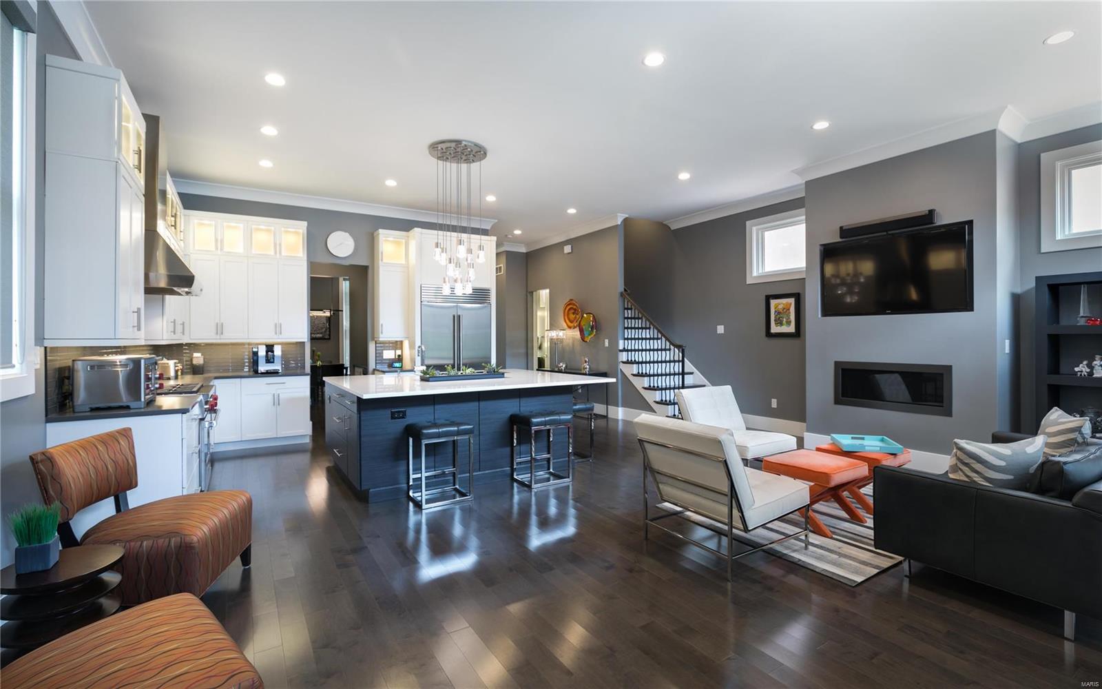 Mississippi Place Townhomes - Residential