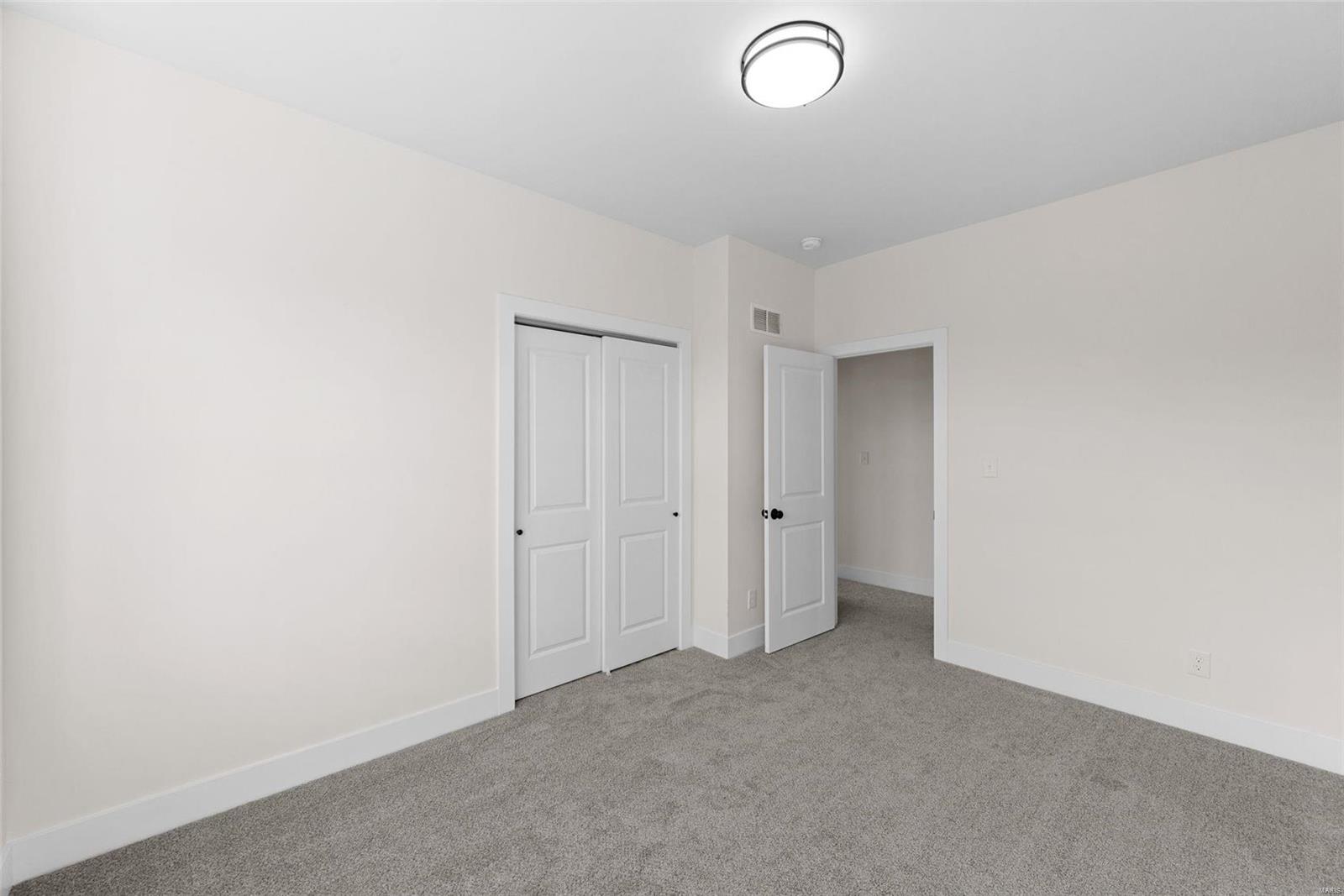 St Louis, Missouri 63127, United States, 4 Bedrooms Bedrooms, ,3 BathroomsBathrooms,Residential,Pending,24721