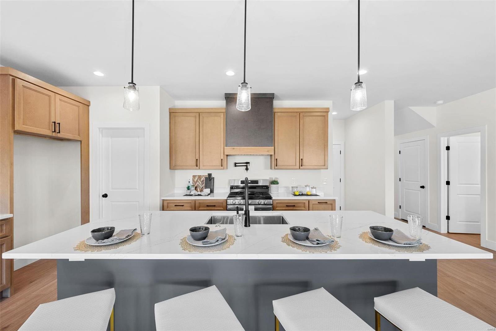 St Louis, Missouri 63127, United States, 4 Bedrooms Bedrooms, ,3 BathroomsBathrooms,Residential,Pending,24721