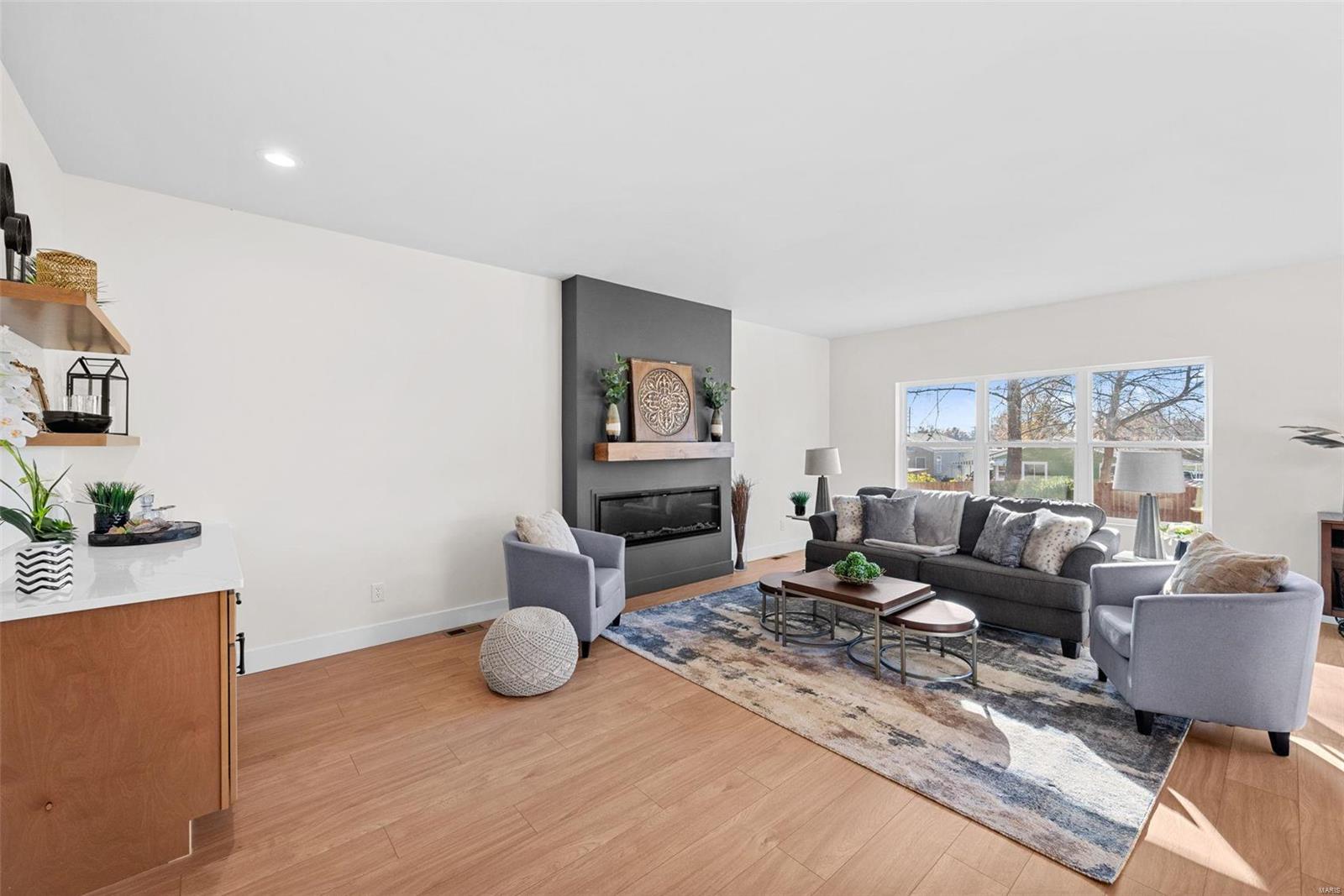 St Louis, Missouri 63127, United States, 4 Bedrooms Bedrooms, ,3 BathroomsBathrooms,Residential,Pending,24721