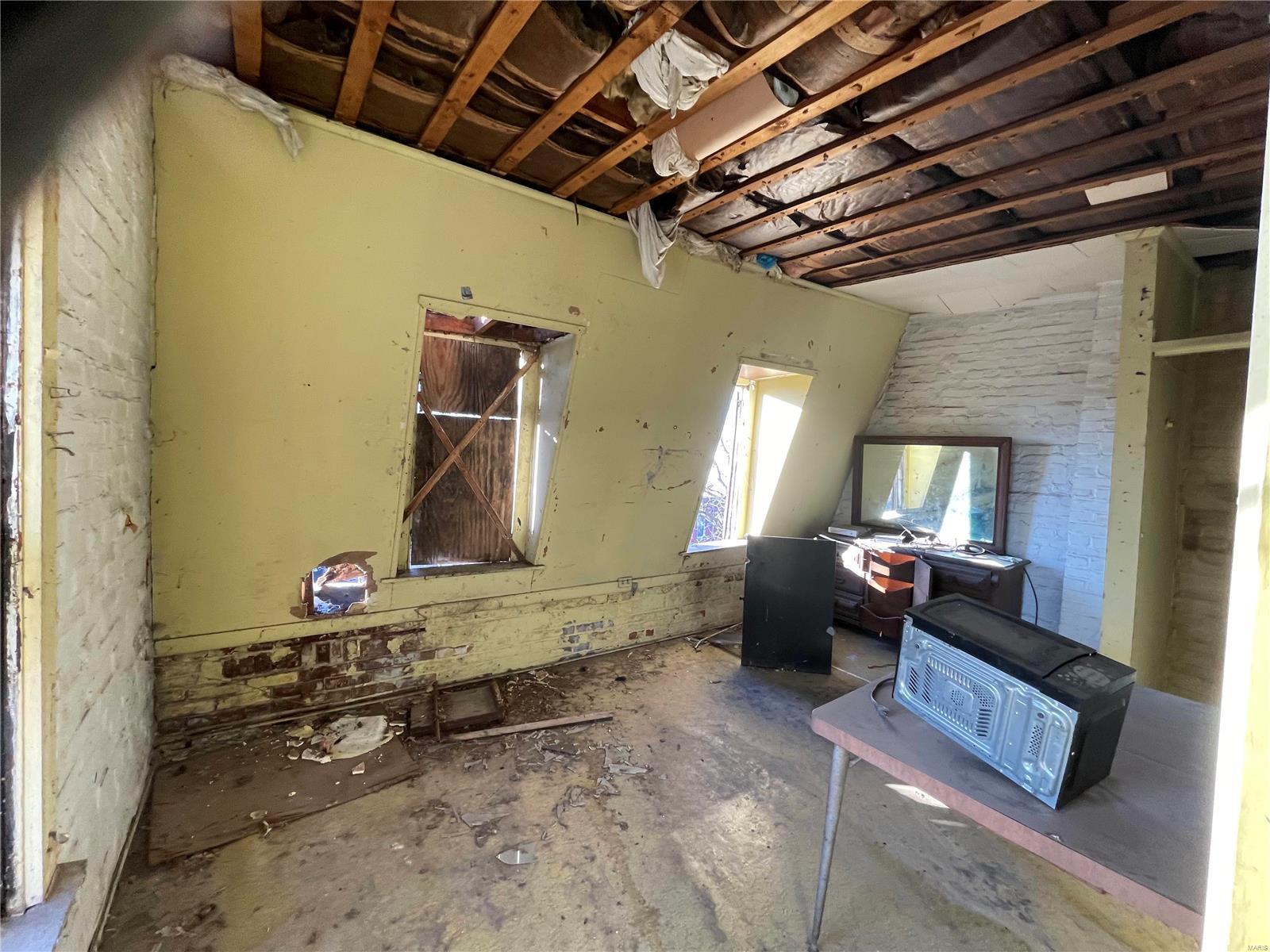 Lynch Add - Residential Income