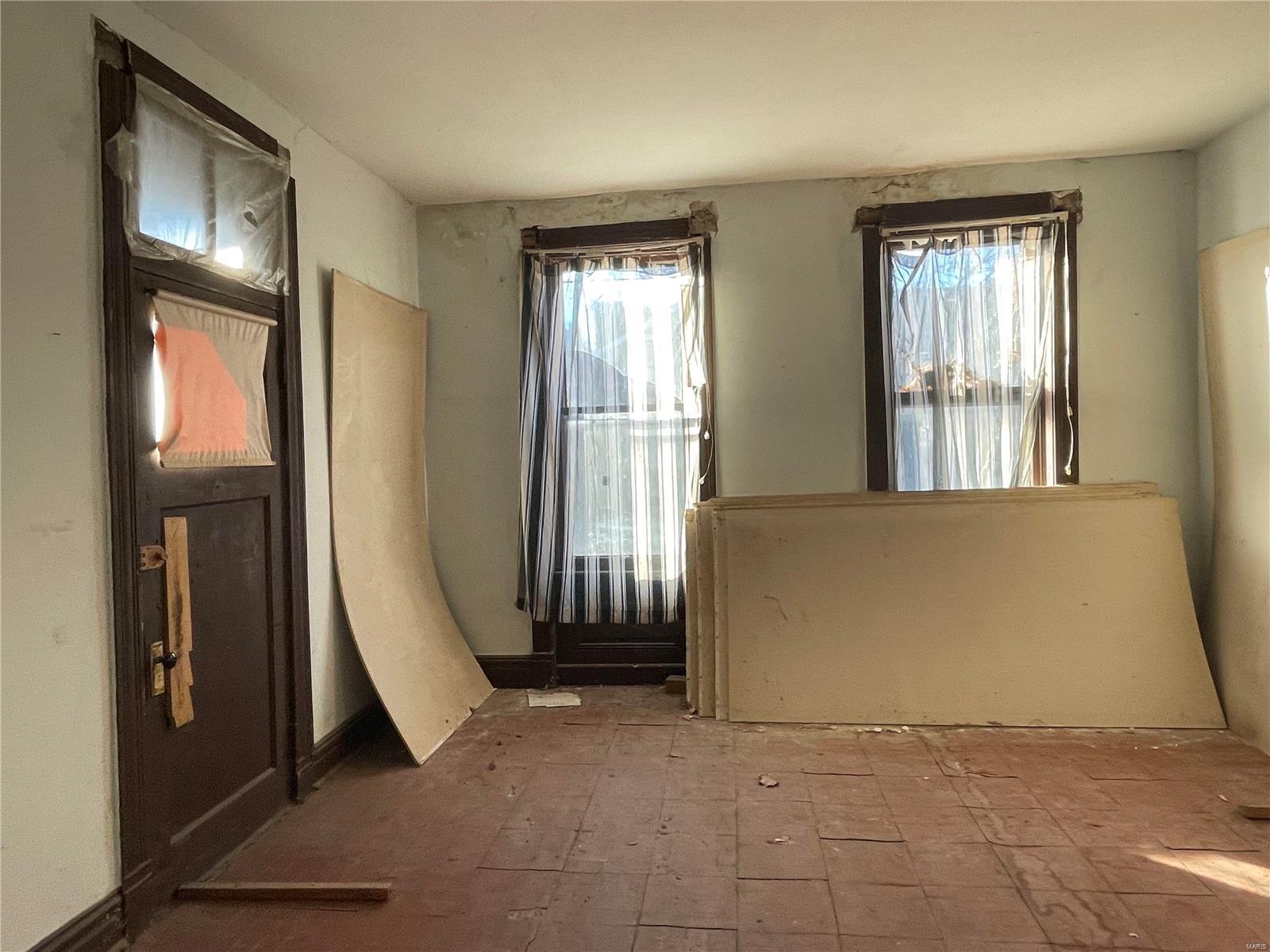 Lynch Add - Residential Income
