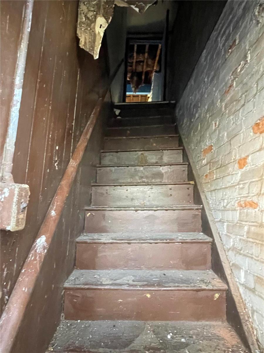 Lynch Add - Residential Income