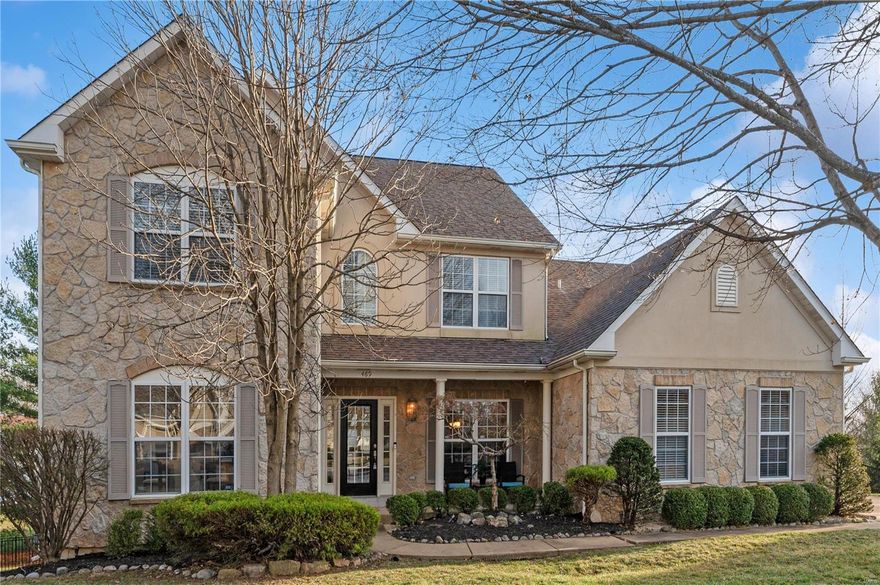 Exceptional, impeccably-maintained, light-filled home on quiet Cul-de-sac! Come see this open-plan home with 5 bedrooms (1st fl primary), 4½ baths, 3-car side entry garage on fenced yard -- all in sought-after Whitestone Farm neighborhood! Custom-designed kitchen with quartz countertops, plus recent updates like new roof, siding and gutters, flooring, window-treatments and carpeting make this your perfect family home! Over 5,000 sq. ft. of living space.  Huge bedrooms with tons of closet space & well-designed bathrooms!  Luxury main floor Primary Suite boasts large walk-in closet, glass block shower, dual adult height vanities & corner Jacuzzi tub. Wonderful upstairs bonus room is perfect place for kiddos to hang. FABULOUS walk-out lower-level has Rec Room, stone stacked Wet Bar, additional bedroom, full bath & an exercise room & extra storage. Large deck opens off family room to overlook yard which is backed by evergreens for privacy.  Perfect for relaxing & entertaining pleasure! Additional Rooms: Mud Room COOL: 14 SEER+