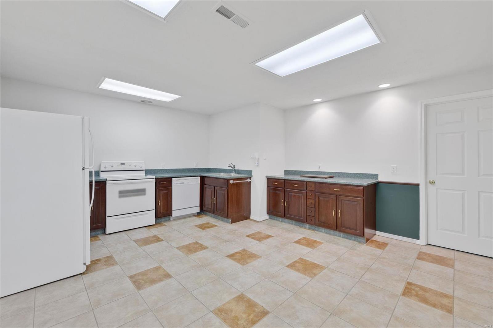 Manderleigh Of Town & Country Two - Residential