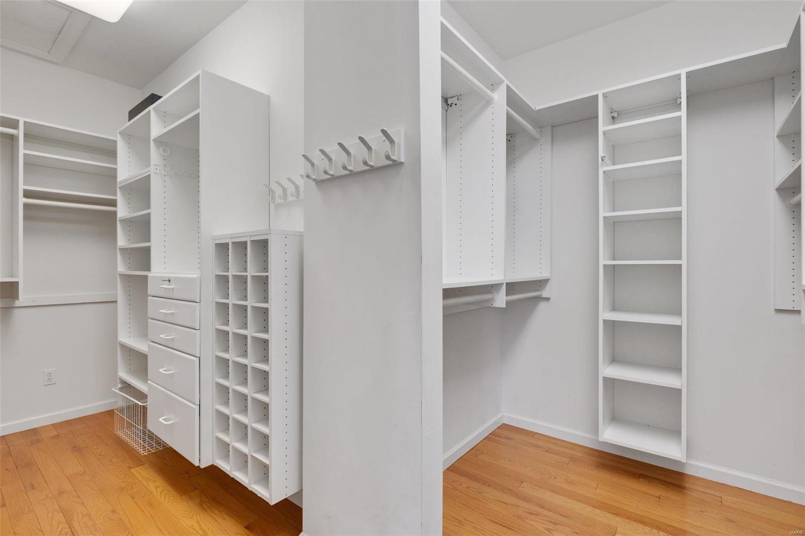 Manderleigh Of Town & Country Two - Residential