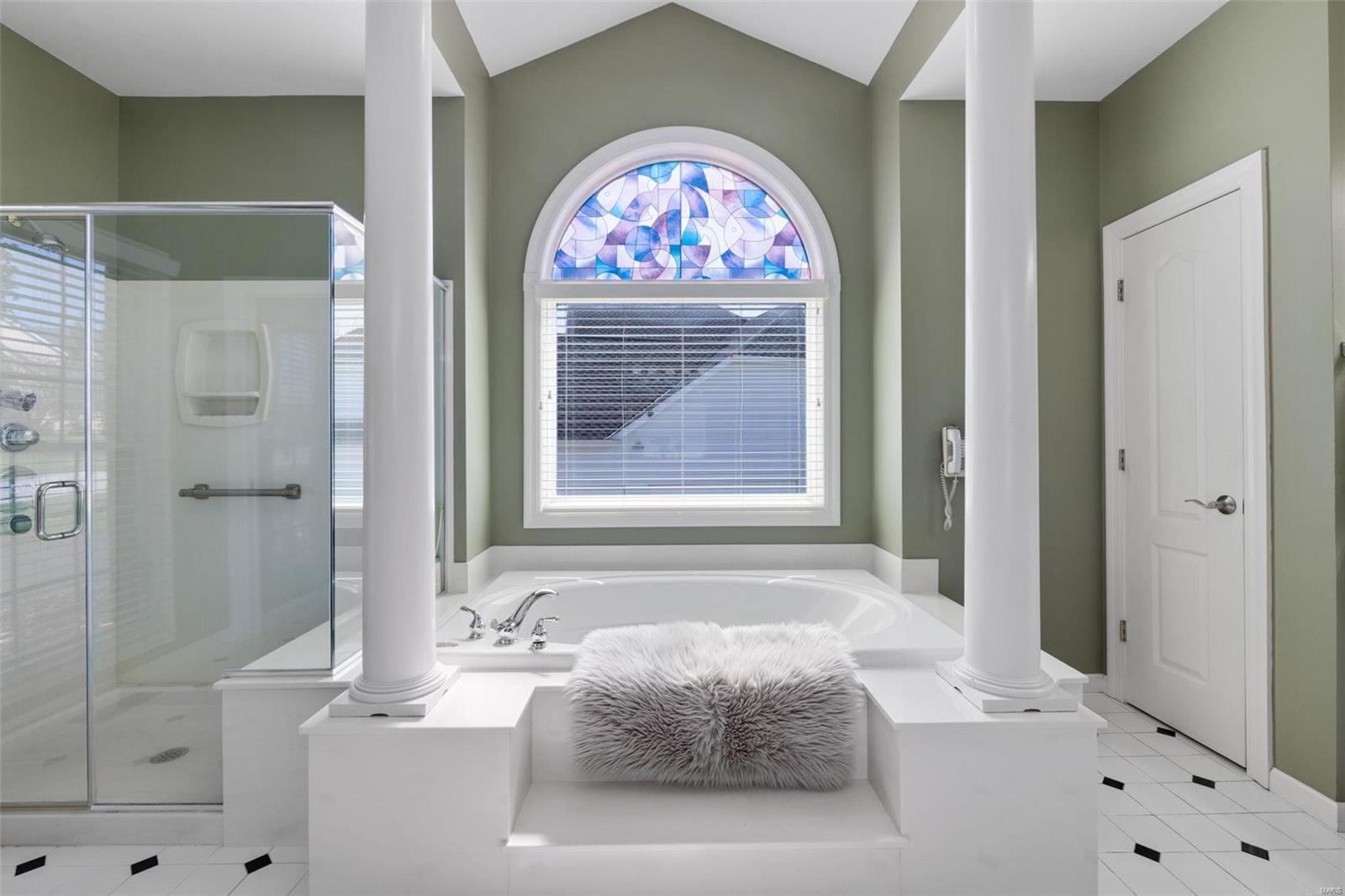 Manderleigh Of Town & Country Two - Residential