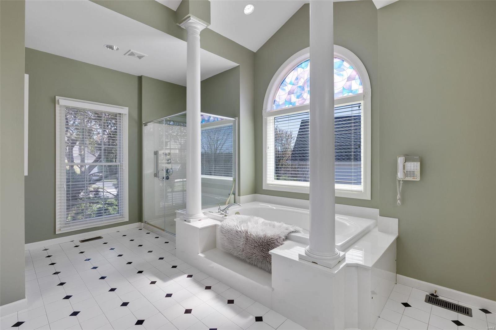 Manderleigh Of Town & Country Two - Residential