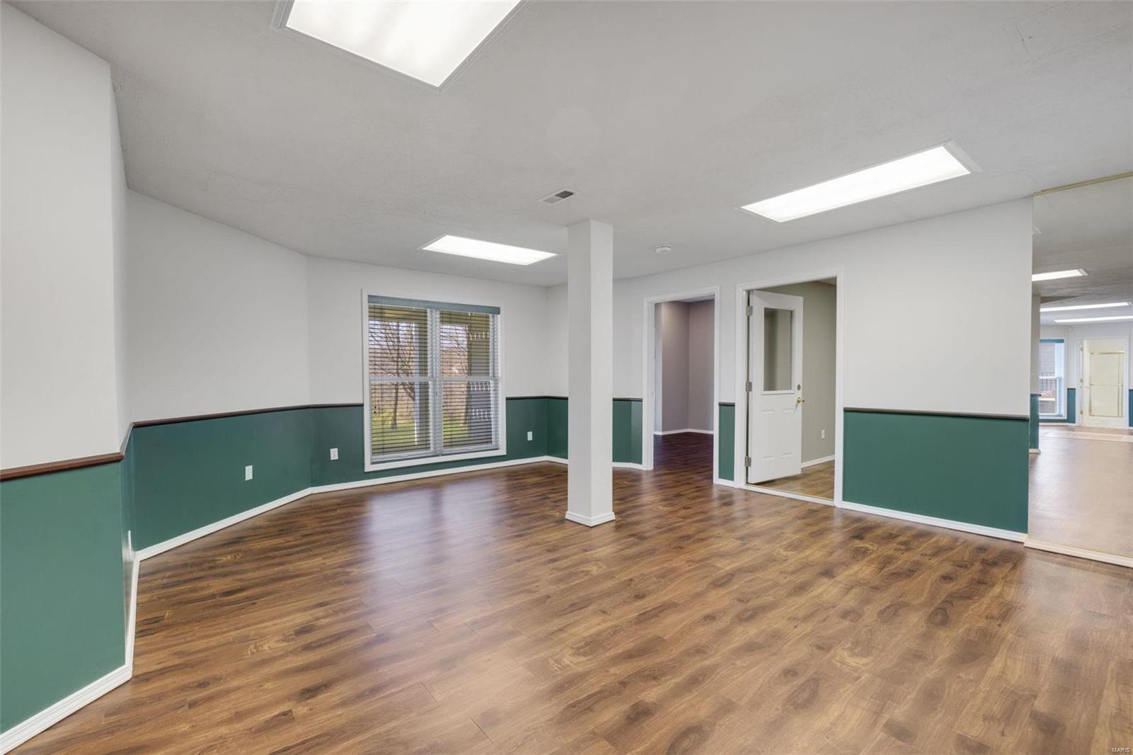 Manderleigh Of Town & Country Two - Residential