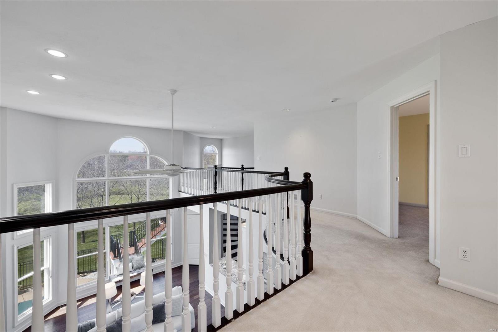 Manderleigh Of Town & Country Two - Residential