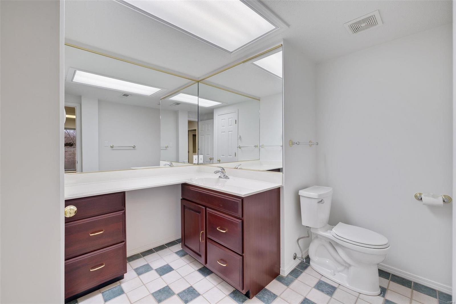 Manderleigh Of Town & Country Two - Residential