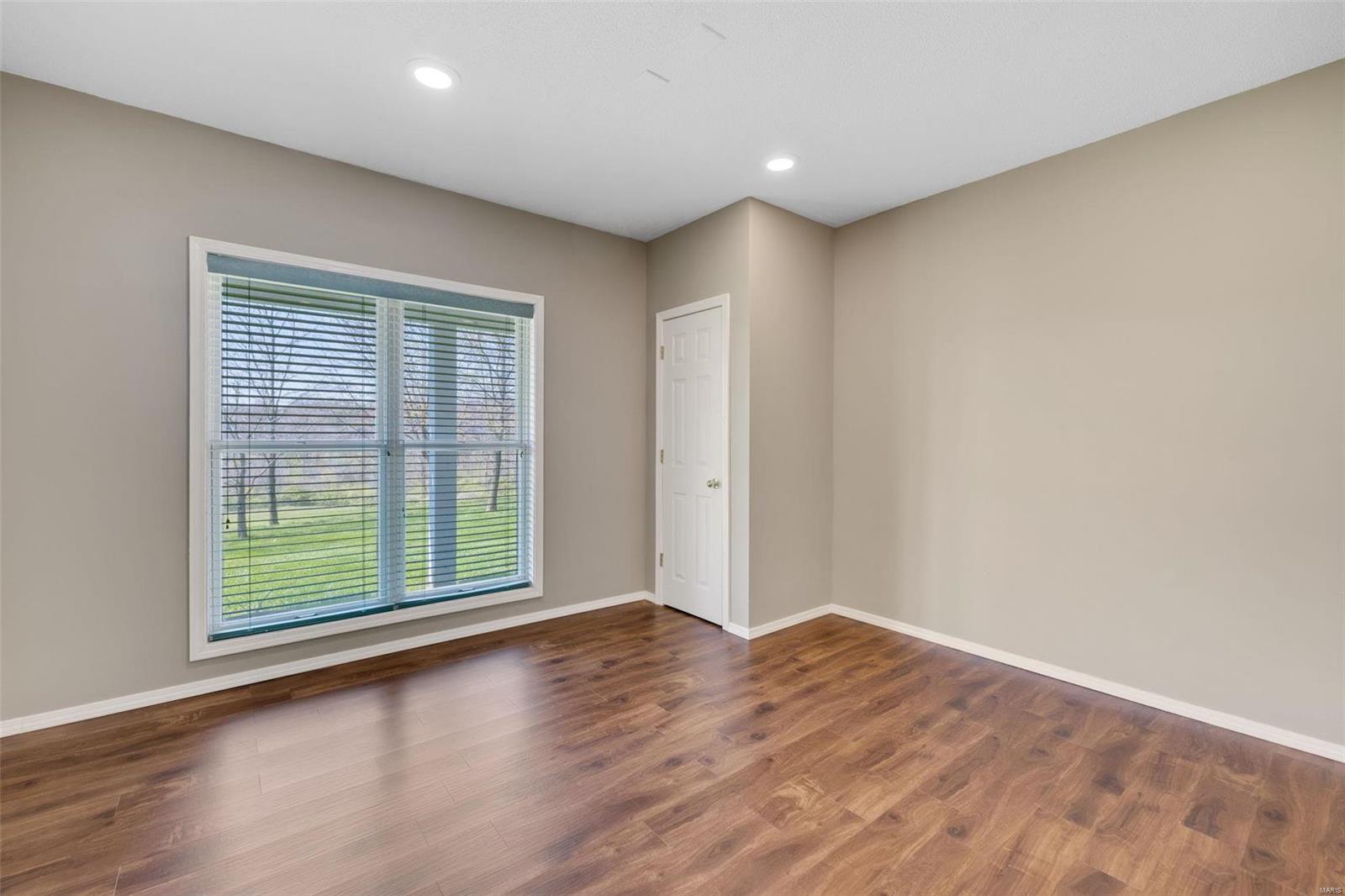 Manderleigh Of Town & Country Two - Residential