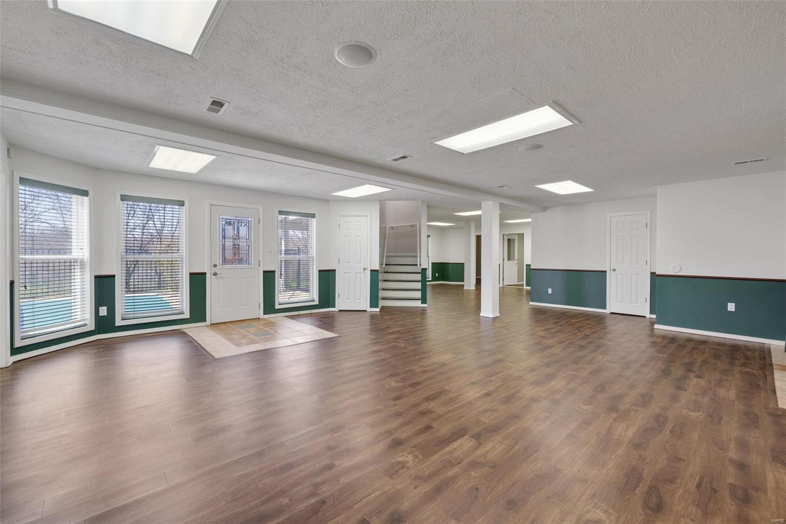 Manderleigh Of Town & Country Two - Residential