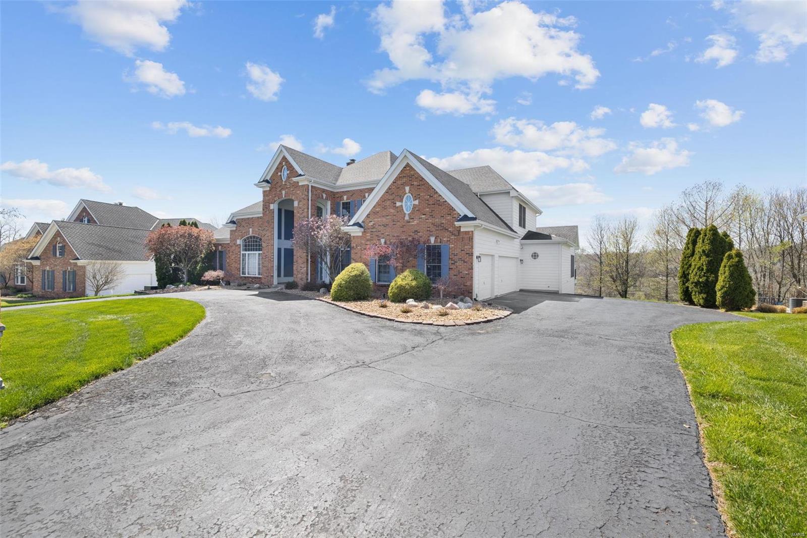 Manderleigh Of Town & Country Two - Residential