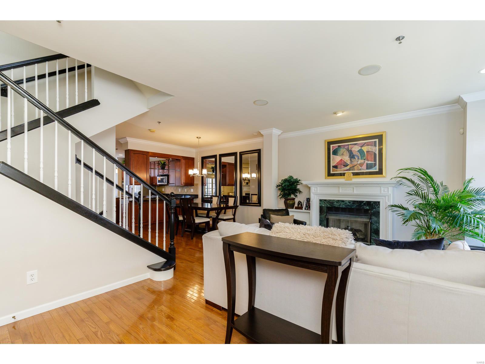 Townhouses At Station Plaza Condo - Residential