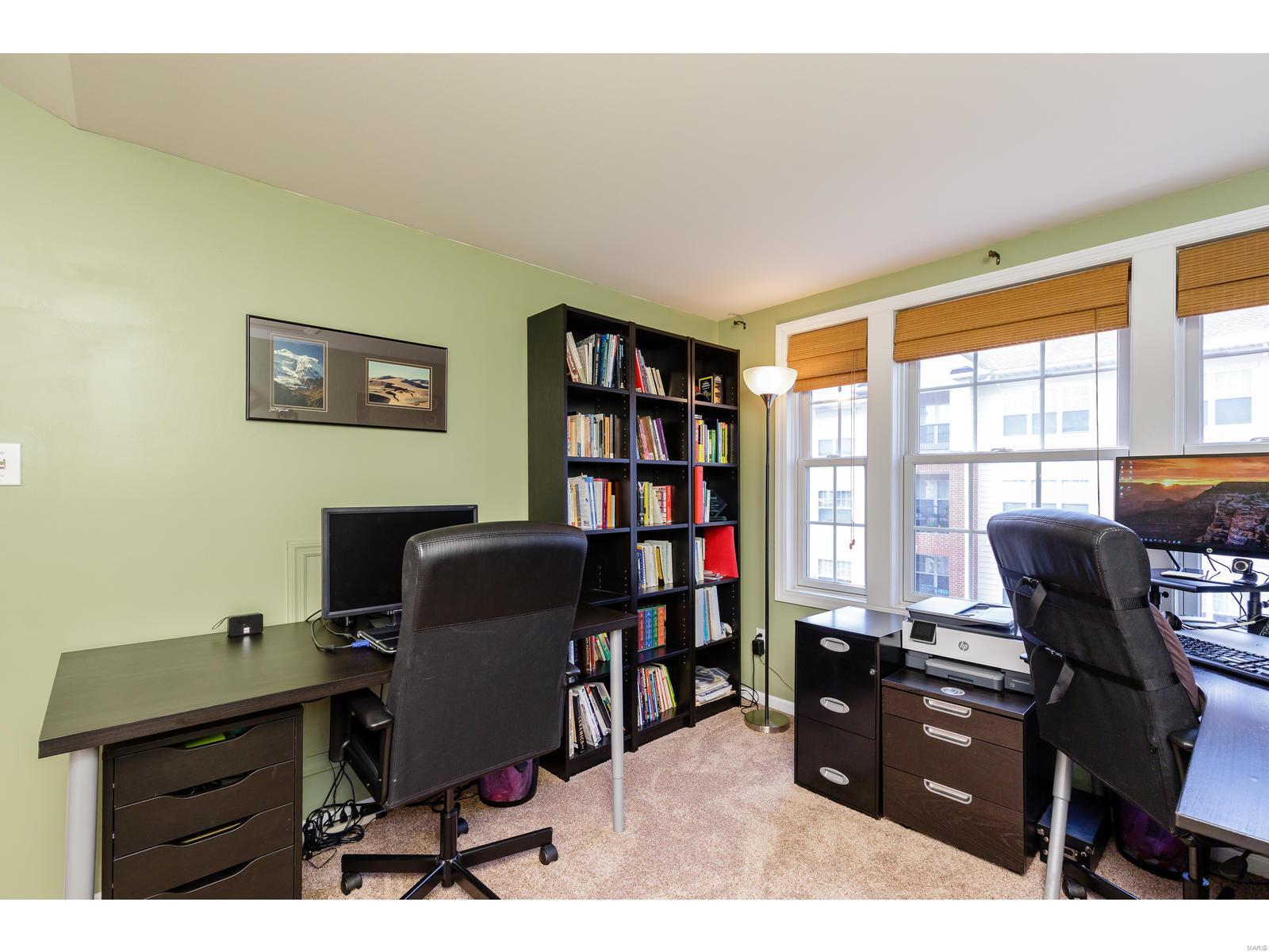 Townhouses At Station Plaza Condo - Residential