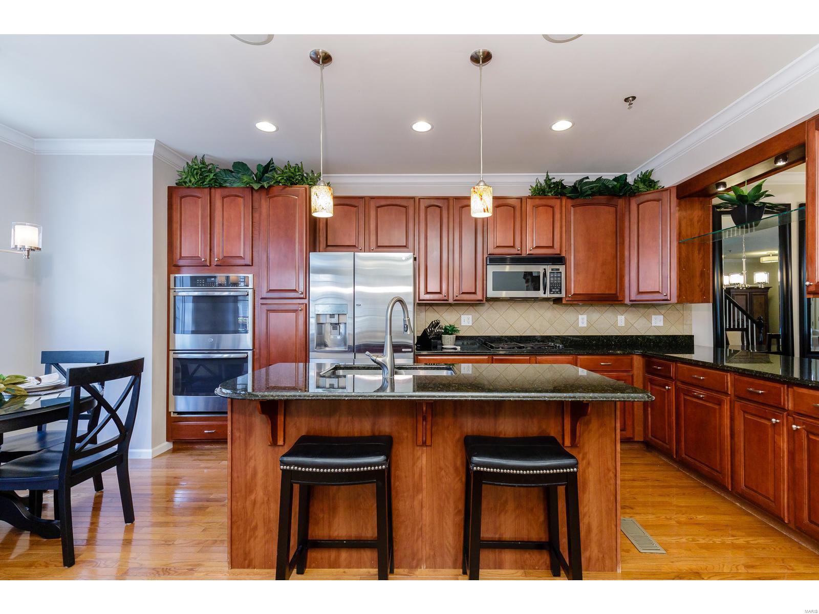 Townhouses At Station Plaza Condo - Residential