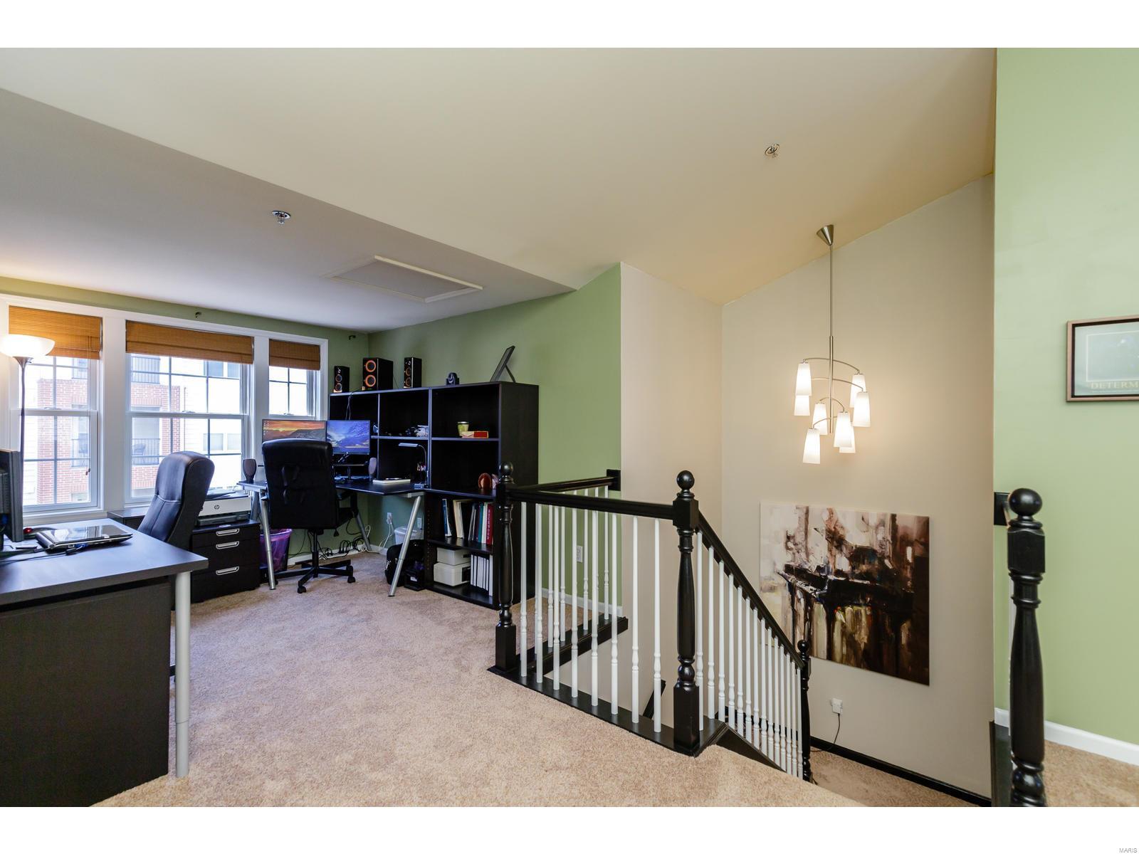 Townhouses At Station Plaza Condo - Residential