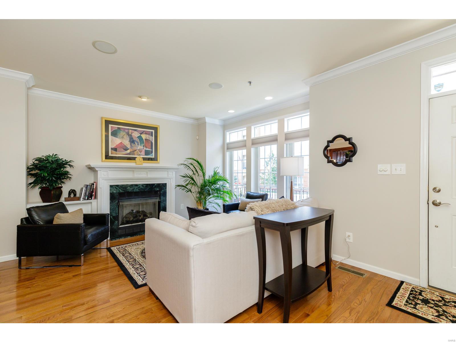 Townhouses At Station Plaza Condo - Residential