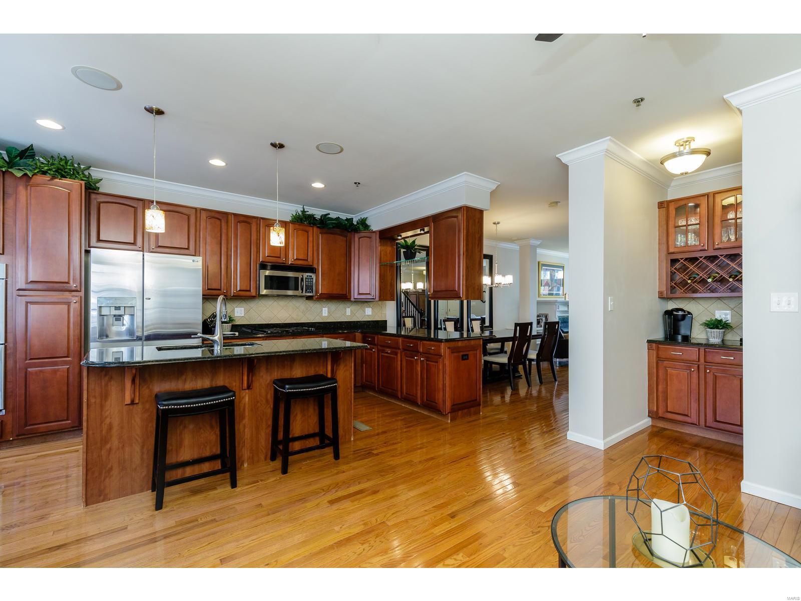 Townhouses At Station Plaza Condo - Residential