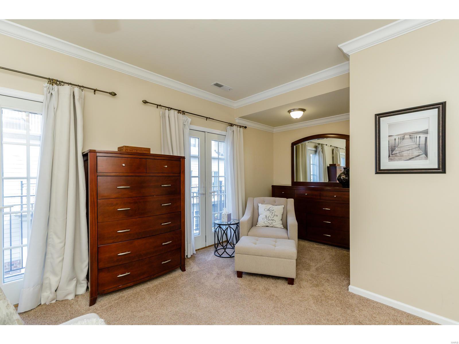 Townhouses At Station Plaza Condo - Residential