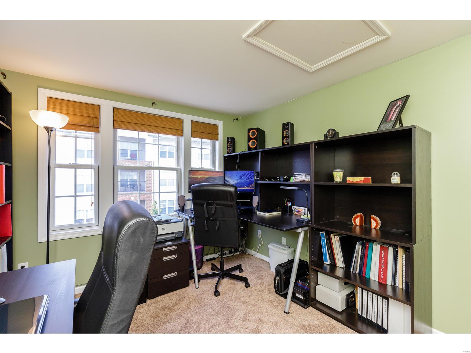 Townhouses At Station Plaza Condo - Residential