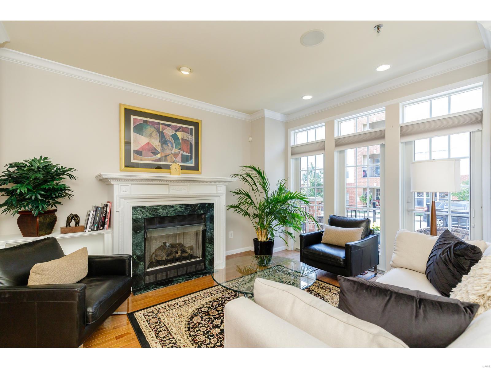 Townhouses At Station Plaza Condo - Residential