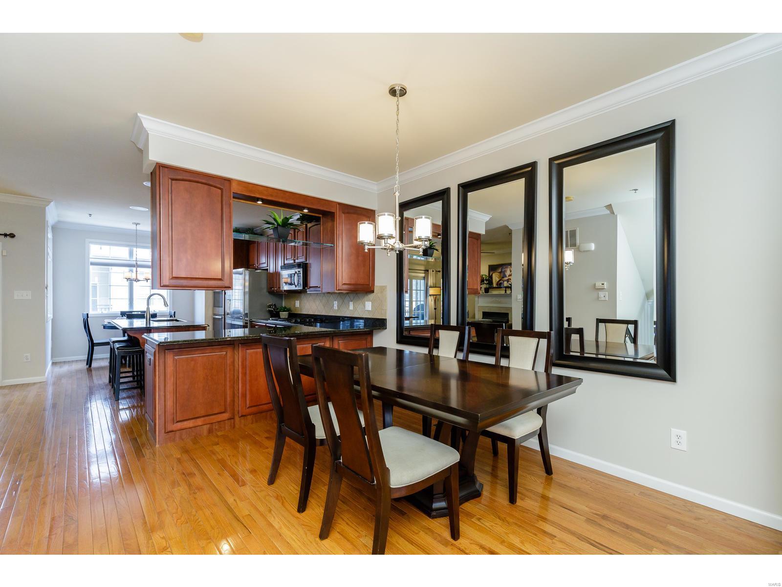 Townhouses At Station Plaza Condo - Residential