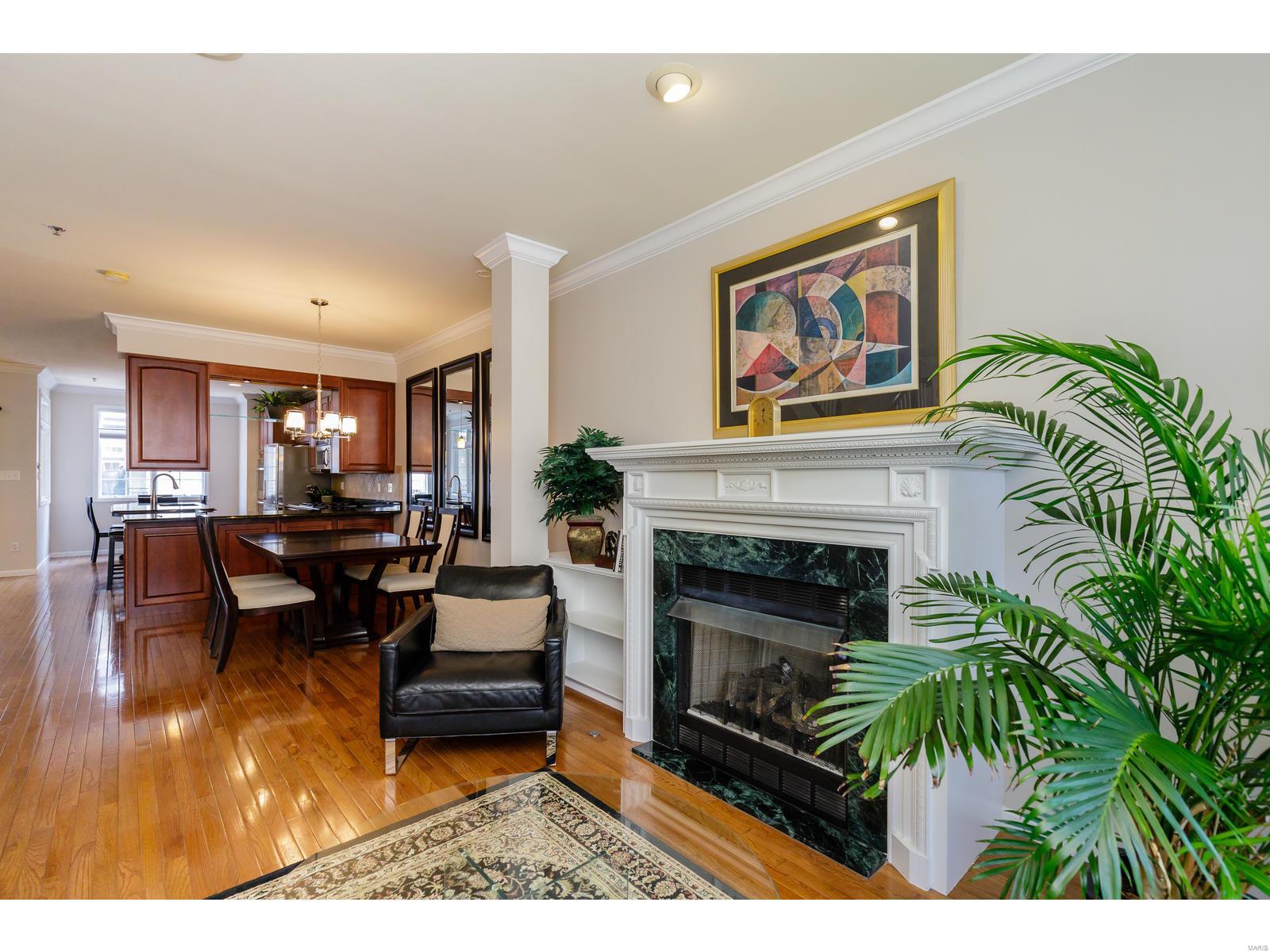 Townhouses At Station Plaza Condo - Residential
