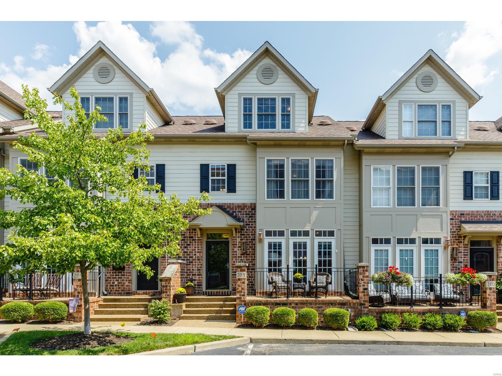 Townhouses At Station Plaza Condo - Residential
