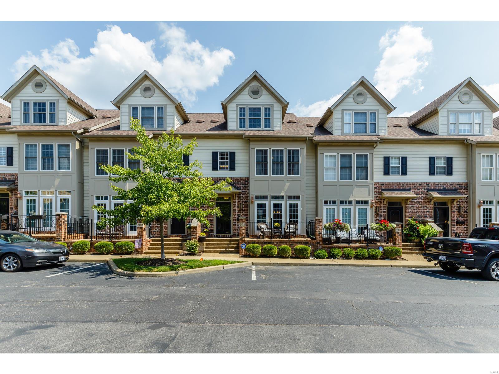 Townhouses At Station Plaza Condo - Residential