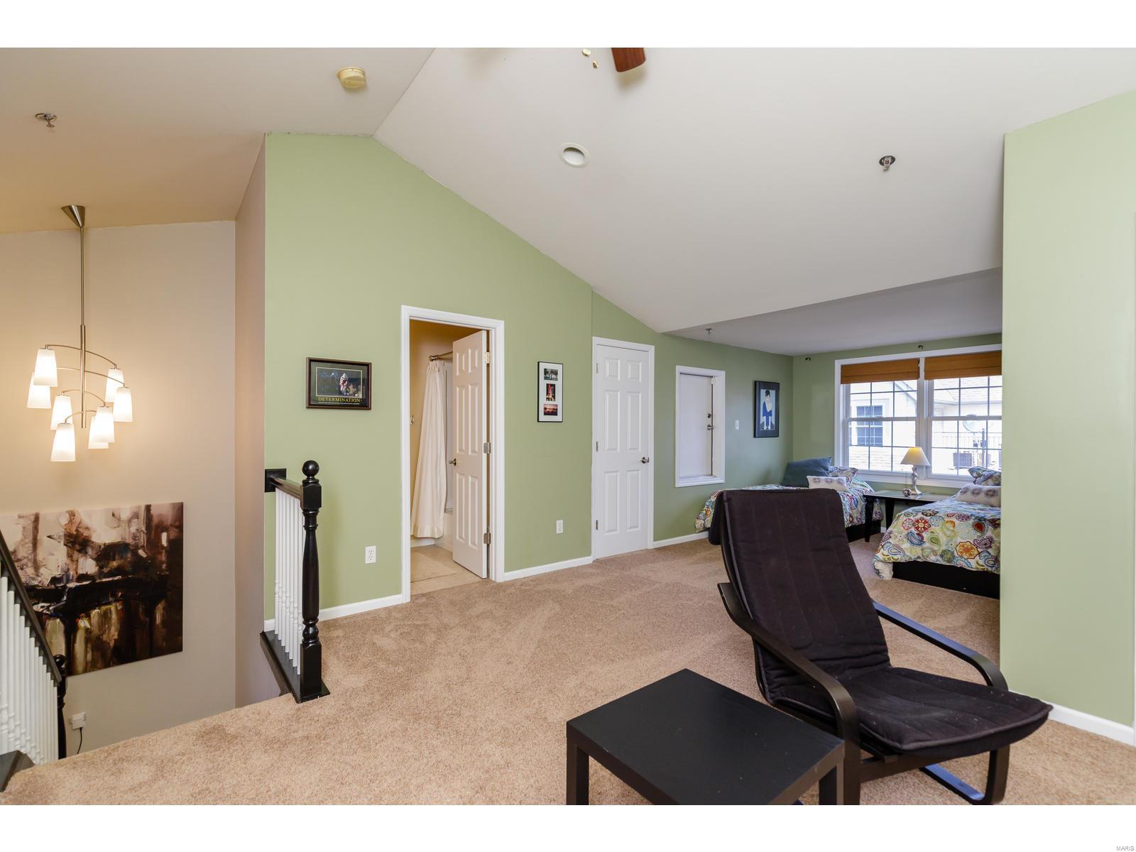 Townhouses At Station Plaza Condo - Residential