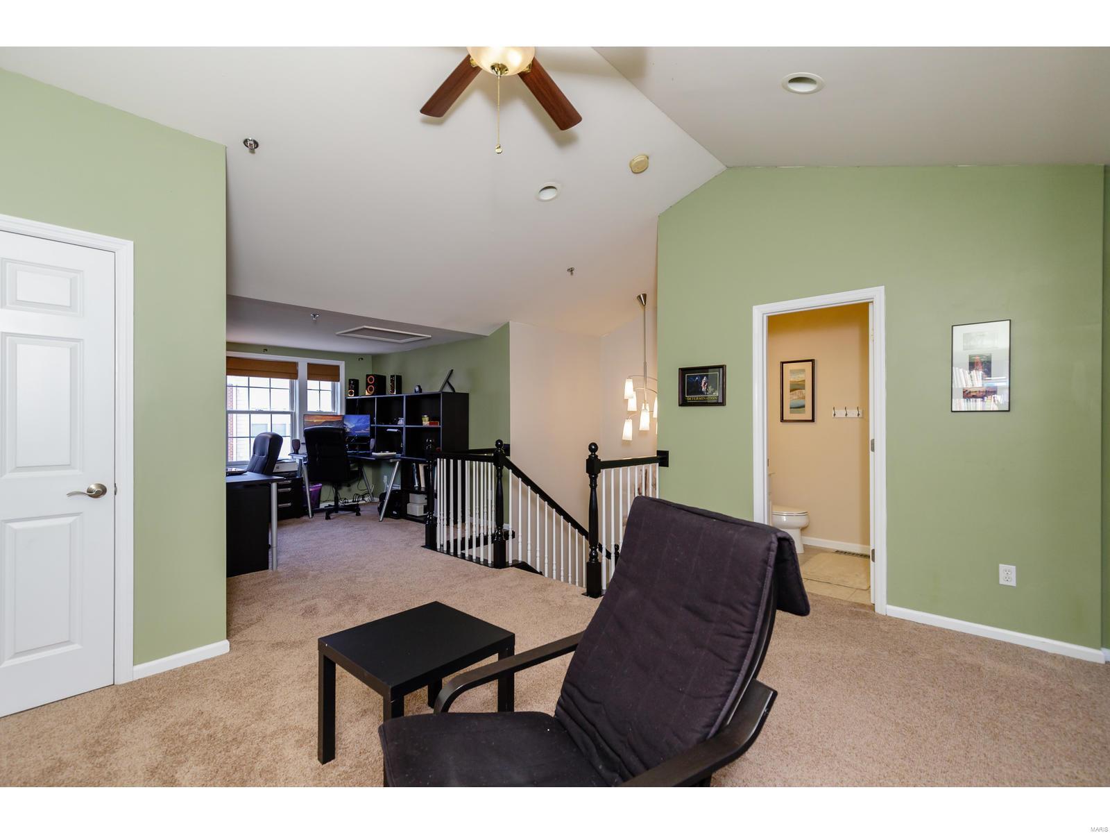 Townhouses At Station Plaza Condo - Residential