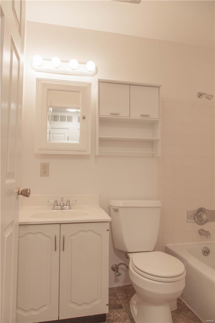 Mayer Wedgwood Green Pheasant Run 4 - Residential Lease