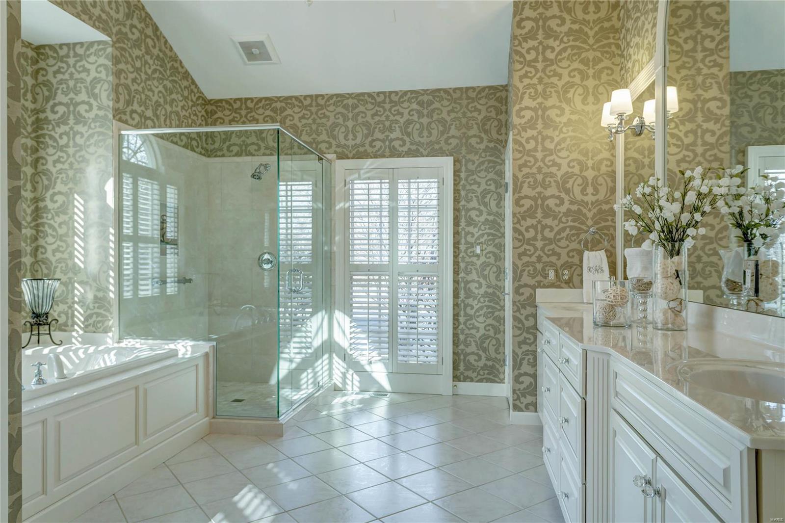 Town & Country Manor - Residential