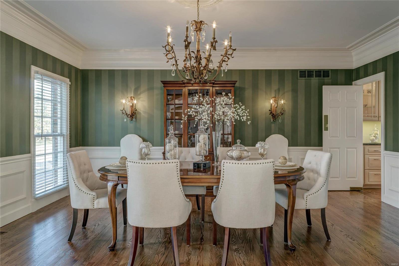 Town & Country Manor - Residential