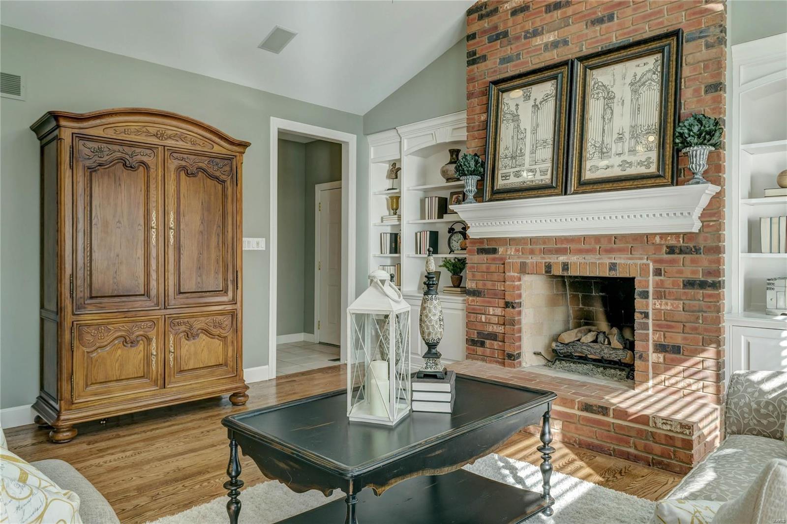 Town & Country Manor - Residential