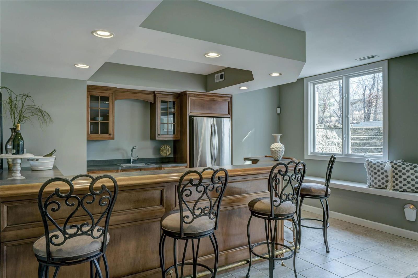 Town & Country Manor - Residential