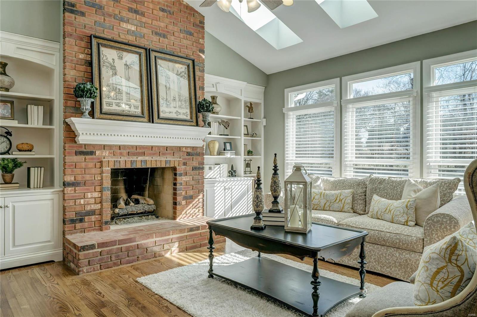 Town & Country Manor - Residential