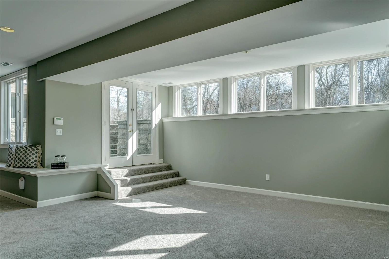 Town & Country Manor - Residential