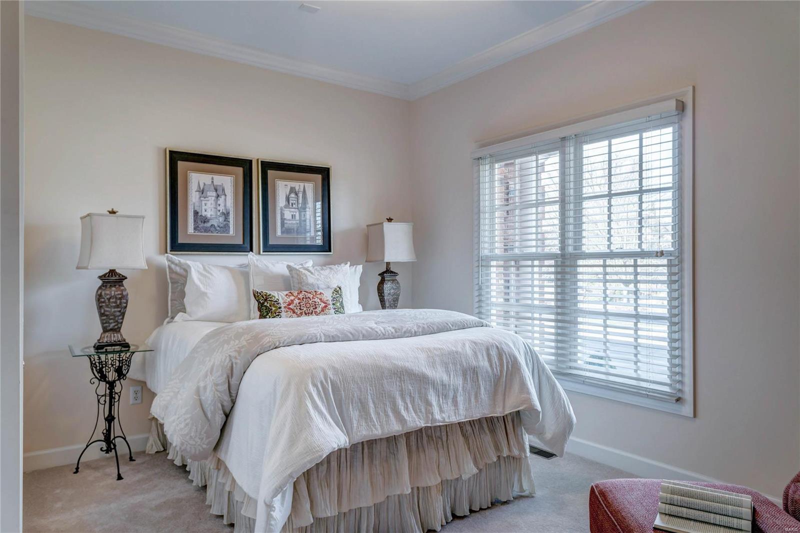 Town & Country Manor - Residential